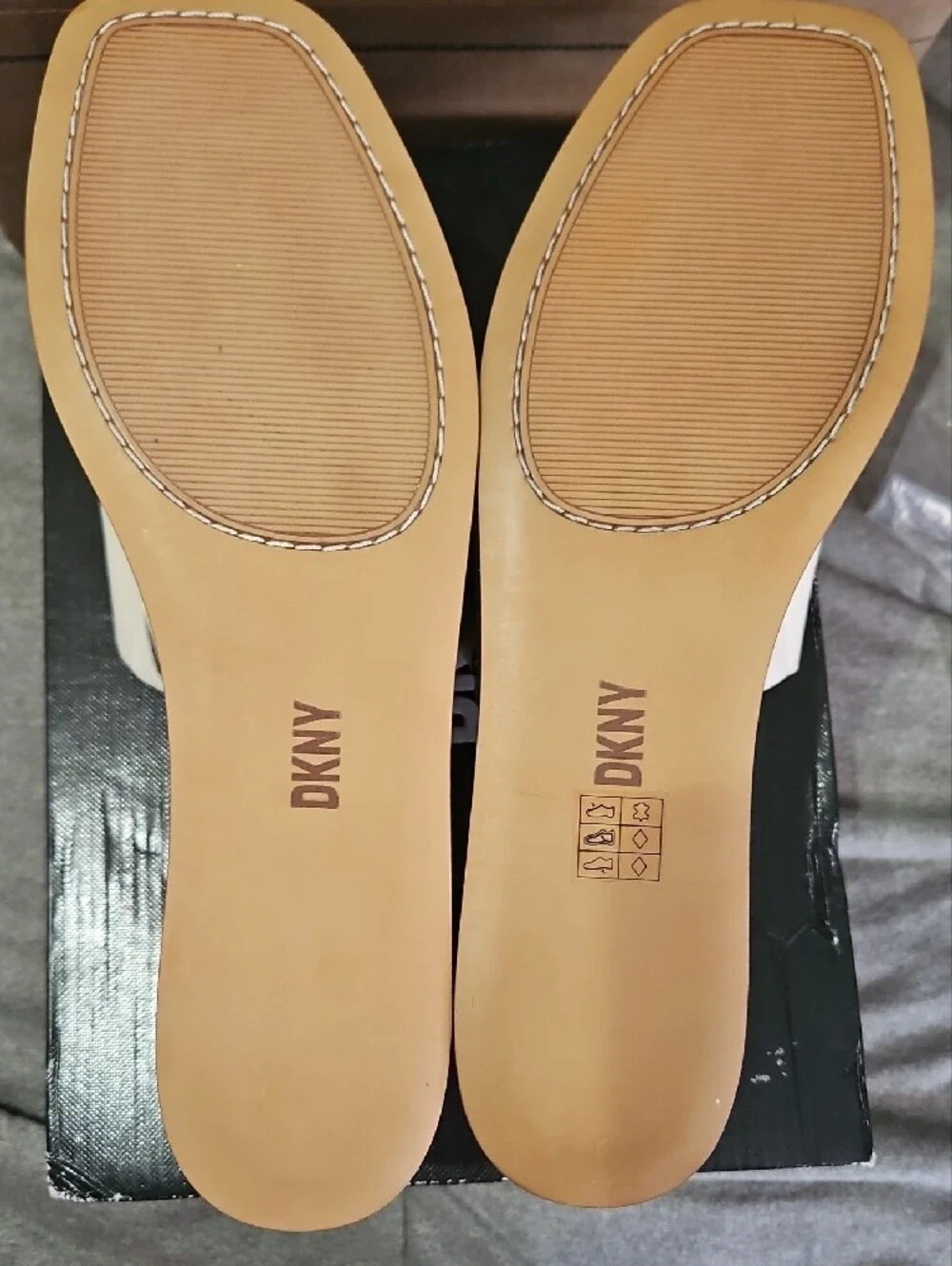 Dkny sleek slide
